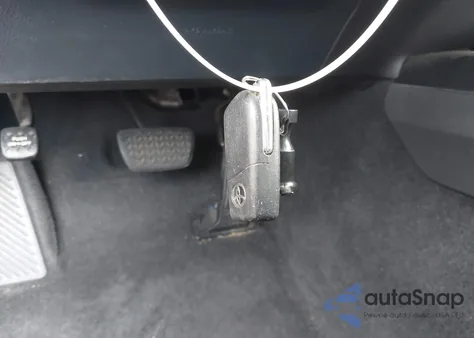 2018 Toyota Camry L/Le/Xle/Se/Xse z USA, uszkodzony, nr VIN 4T1B11HK2JU066072